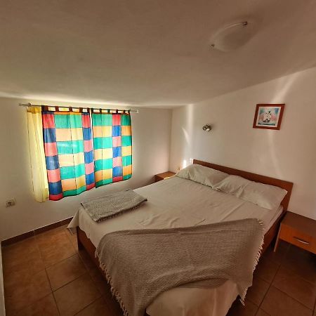 Apartments Niko Трогир Екстериор снимка