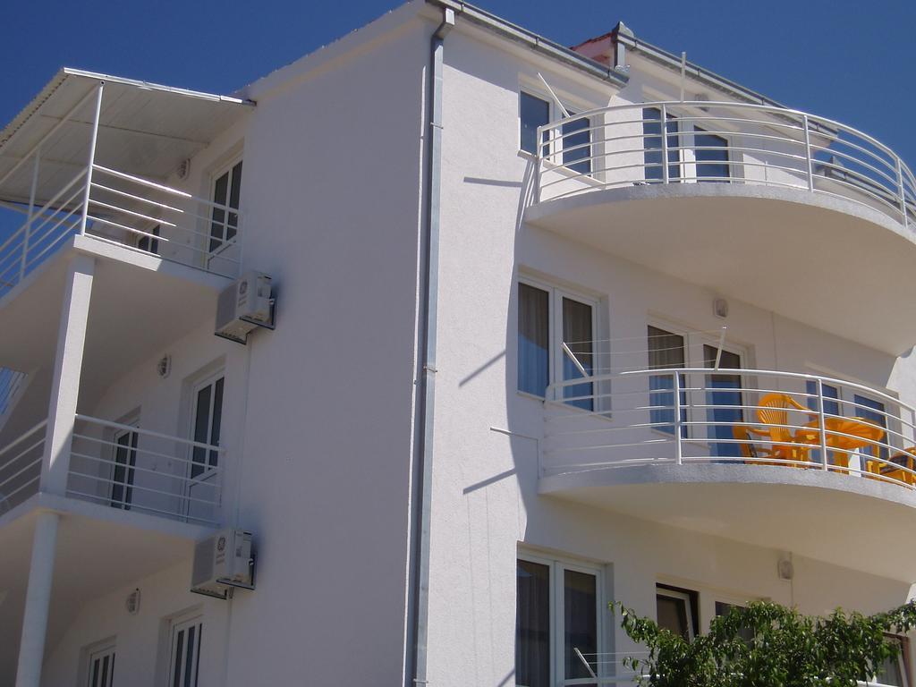 Apartments Niko Трогир Екстериор снимка