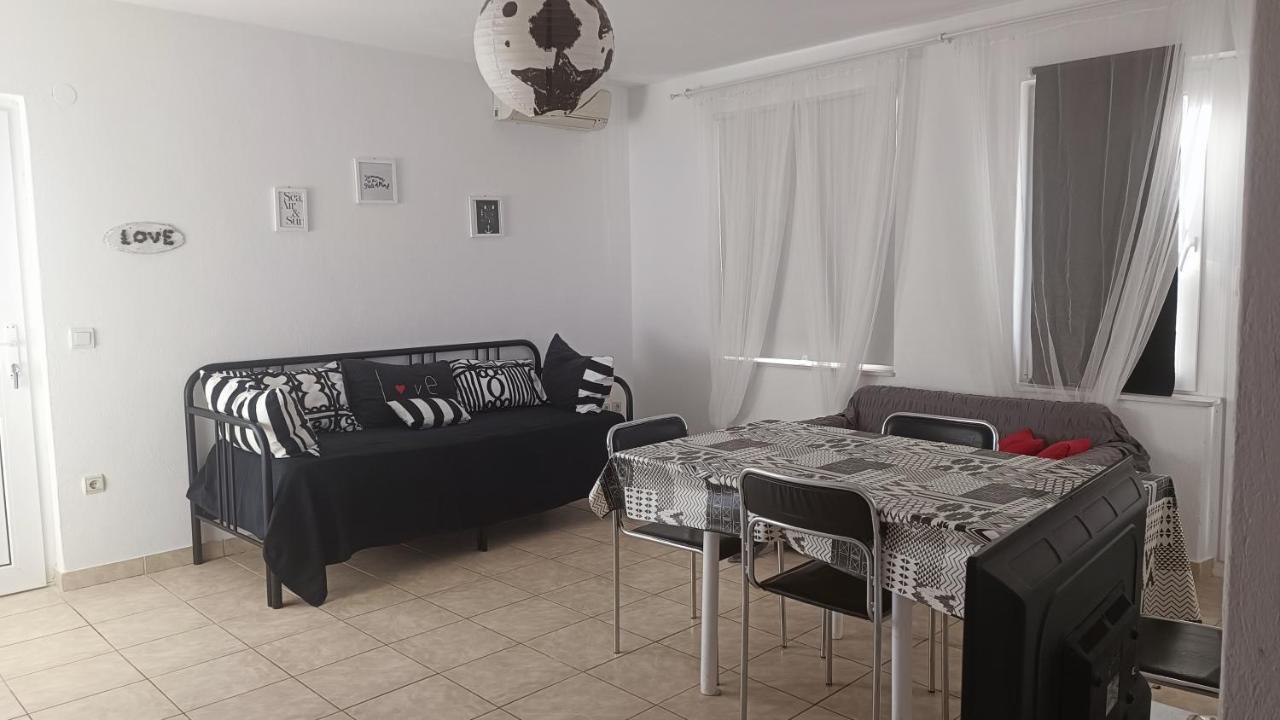 Apartments Niko Трогир Екстериор снимка