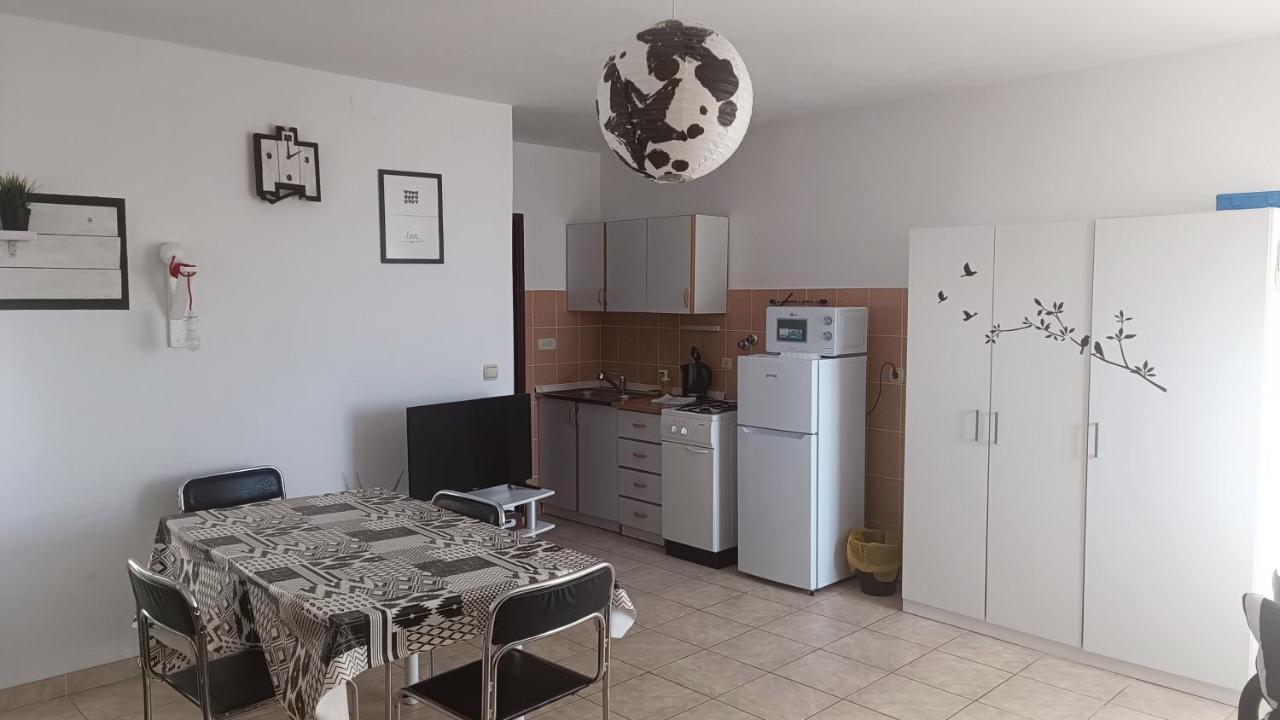 Apartments Niko Трогир Екстериор снимка