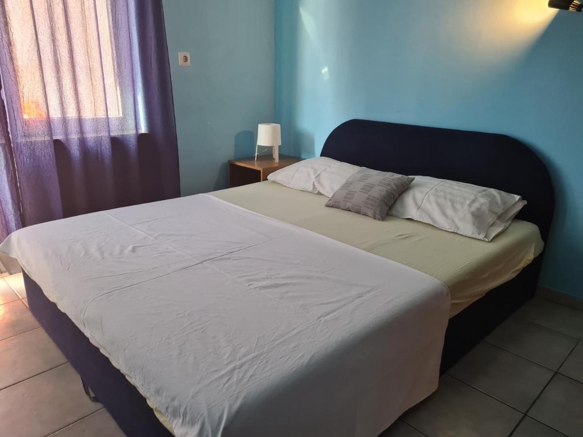 Apartments Niko Трогир Екстериор снимка