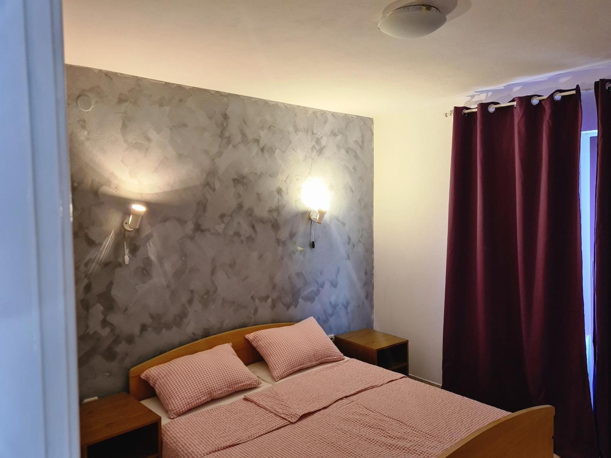 Apartments Niko Трогир Екстериор снимка