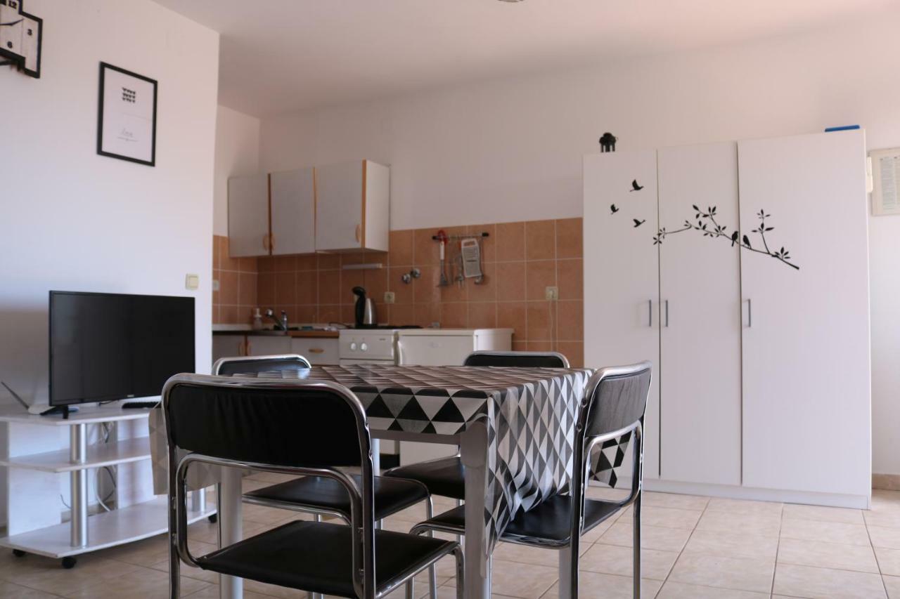 Apartments Niko Трогир Екстериор снимка